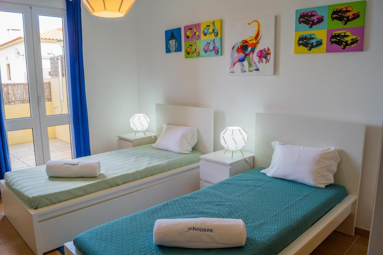 Blue House Apartment *